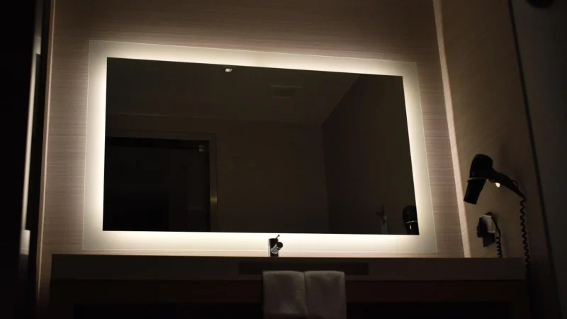 Lustra LED – nowoczesny blask dla Twojego domu