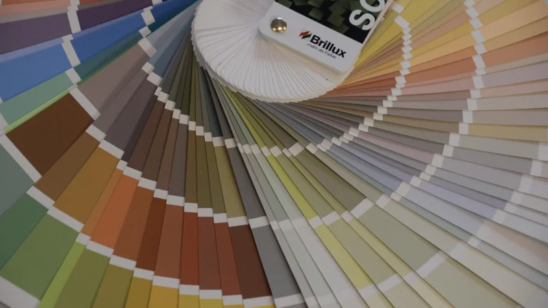 Materiały do produkcji mebli drewnianych – który wybrać do swojego domu?