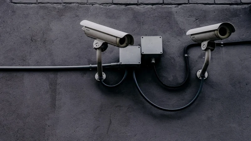 Nowoczesne systemy zabezpieczeń – jak dobrać kamery do monitoringu
