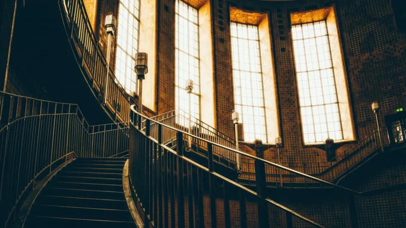 Barierki francuskie — balustrady dla schodów wewnętrznych, zewnętrznych i drzwi loftowych